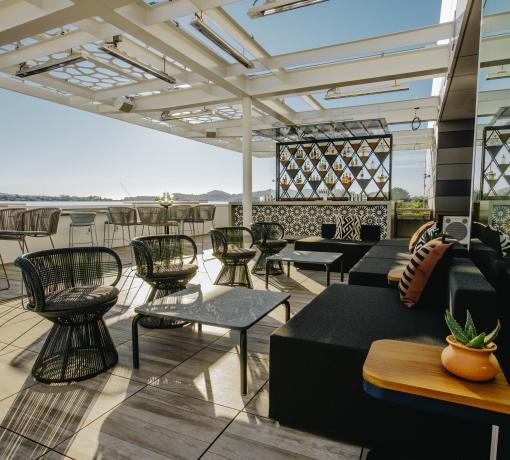 The 12 Best Rooftop Bars in San Francisco for Stellar Drinks, Small Bites and Stunning Views